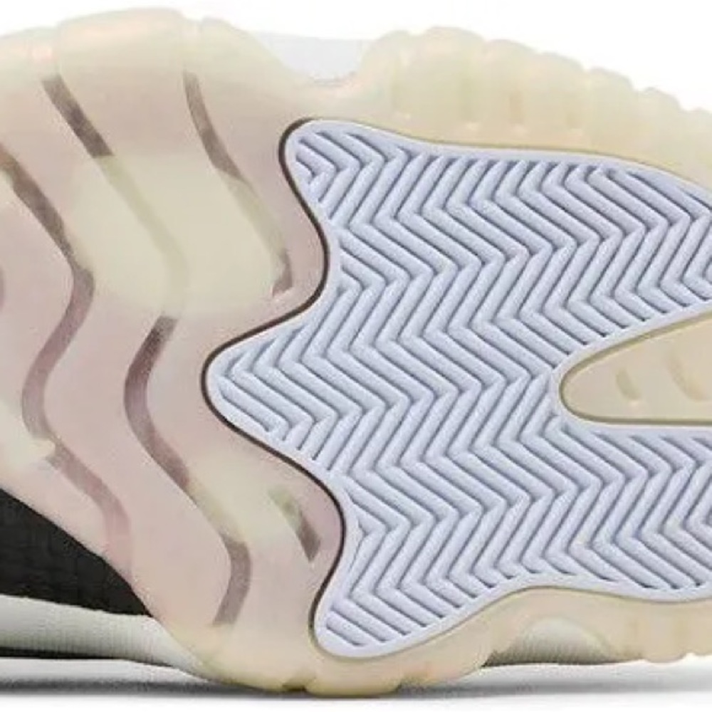 Air Jordan 11 Low Year of the Snake - Picture 5 of 11